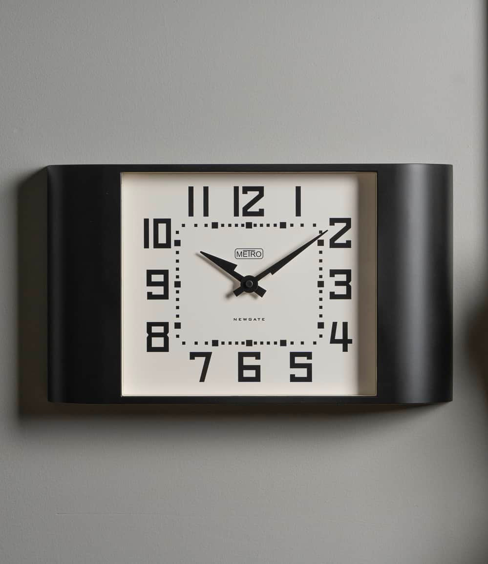 Metro Clock Just A Minute with the Newgate Digital Center Of The Earth LCD Alarm C ...
