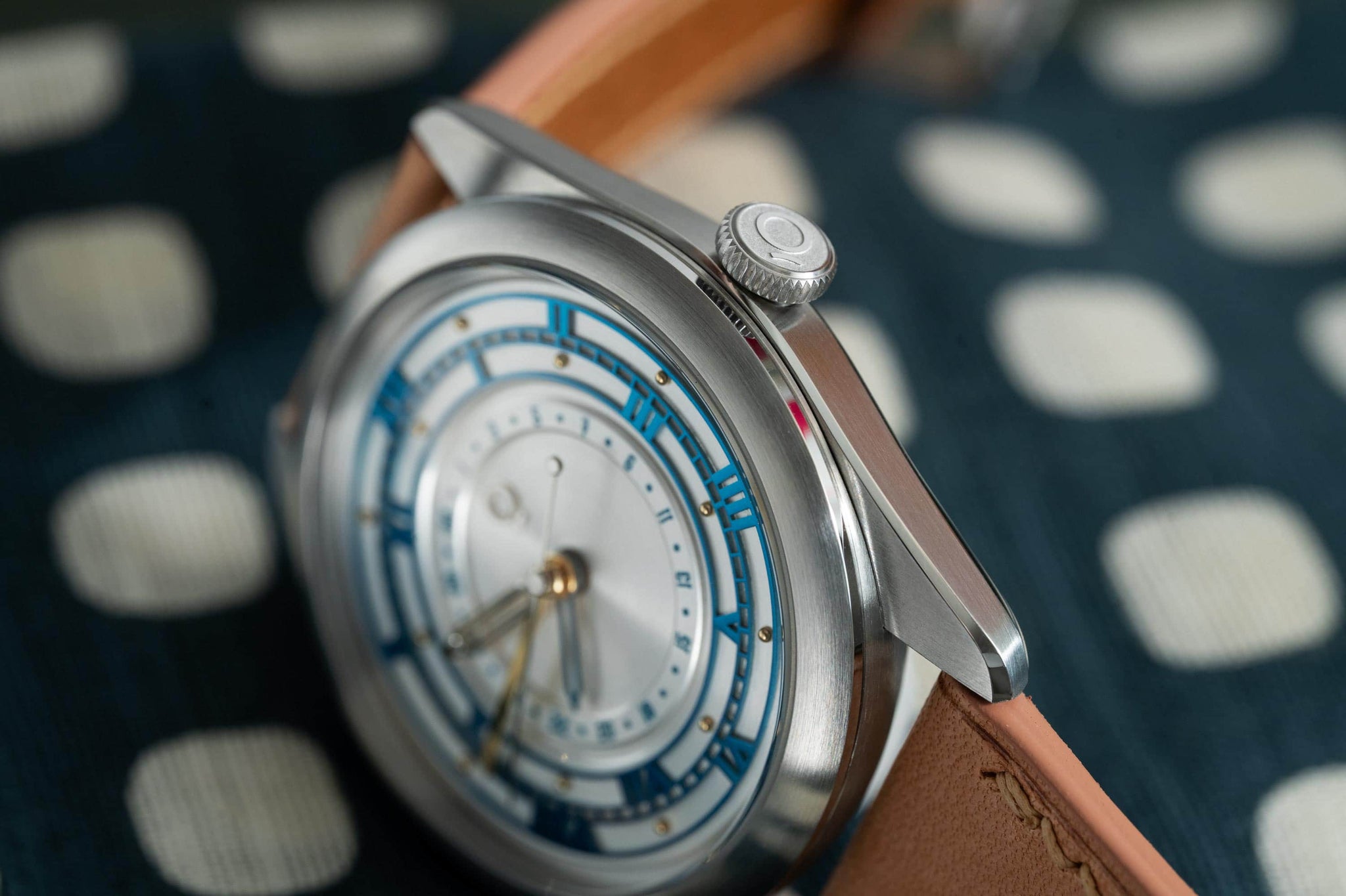 OraOrea Watch Coriolis Pointer Date - Skyline Silver