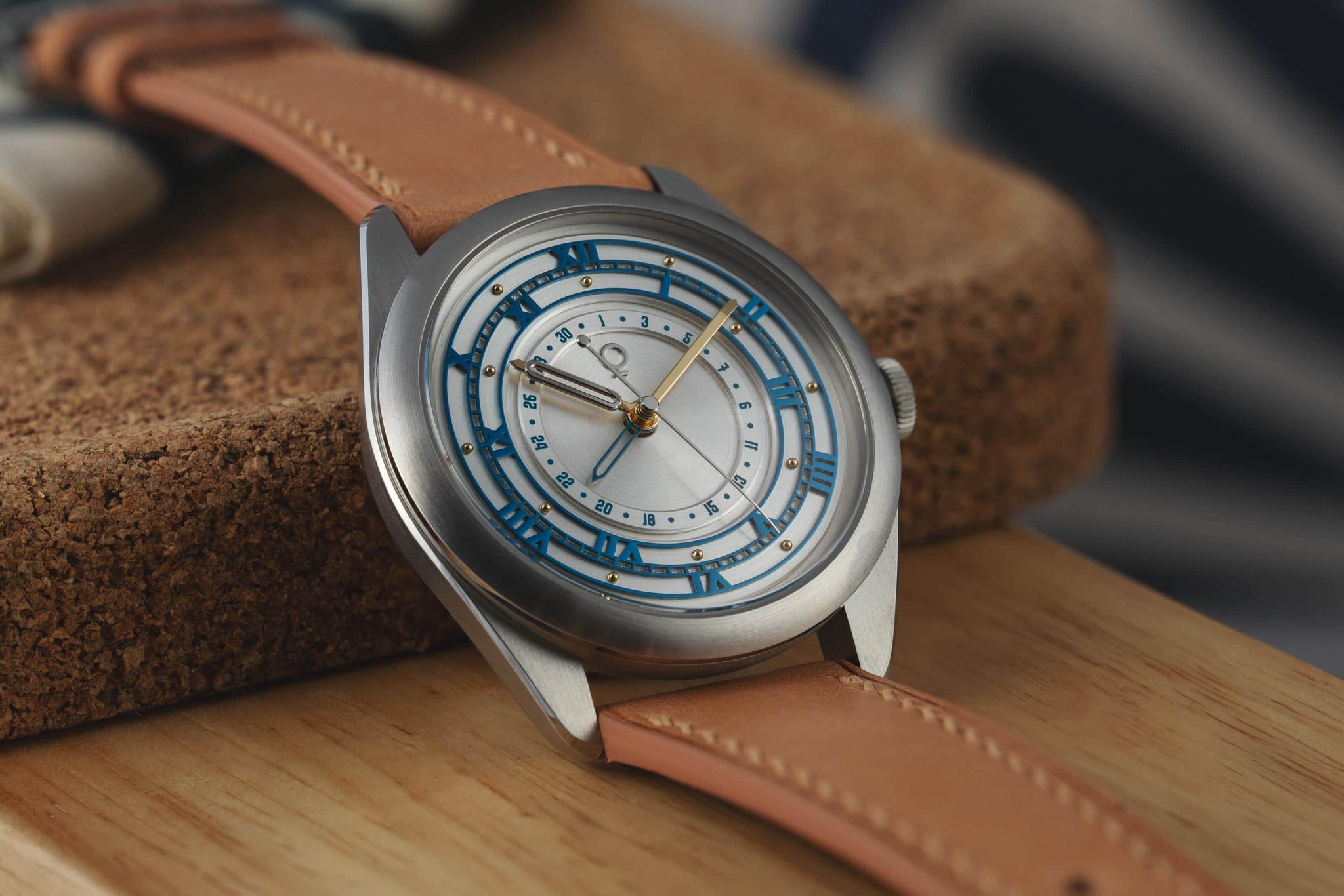 OraOrea Watch Coriolis Pointer Date - Skyline Silver