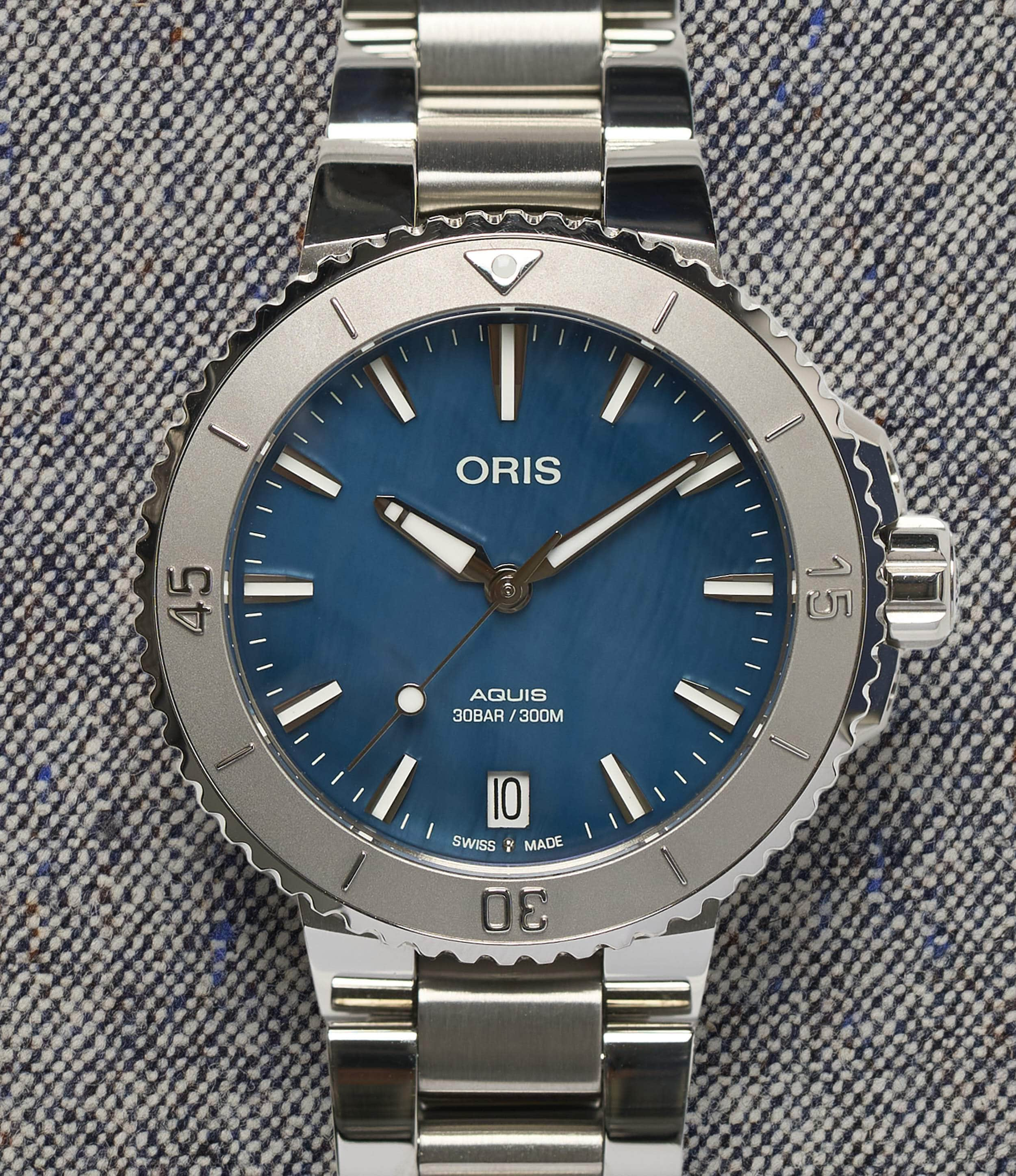 Oris Watch Blue / Bracelet Aquis Date 36.5mm