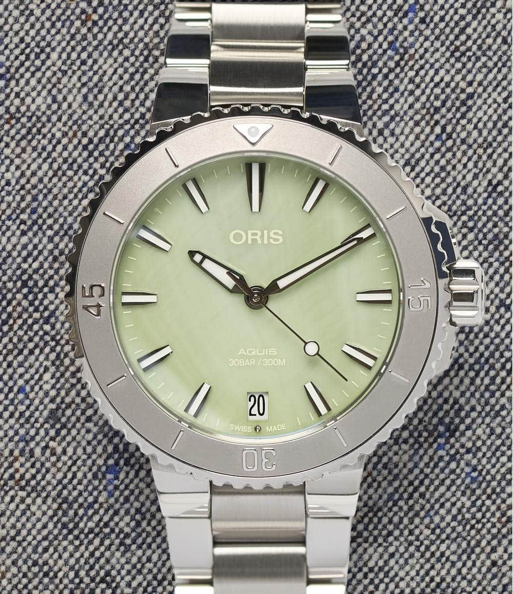 Oris Watch Green / Bracelet Aquis Date 36.5mm